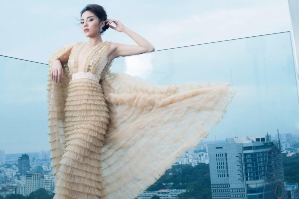 ky duyen pham huong o the look khong co gi qua cao trao hay kinh khung