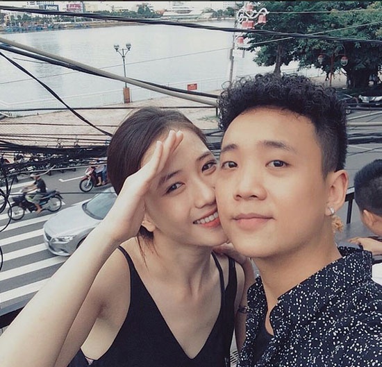 mac ke on ao showbiz 5 cap doi nay van tinh tu nhu ngay moi yeu