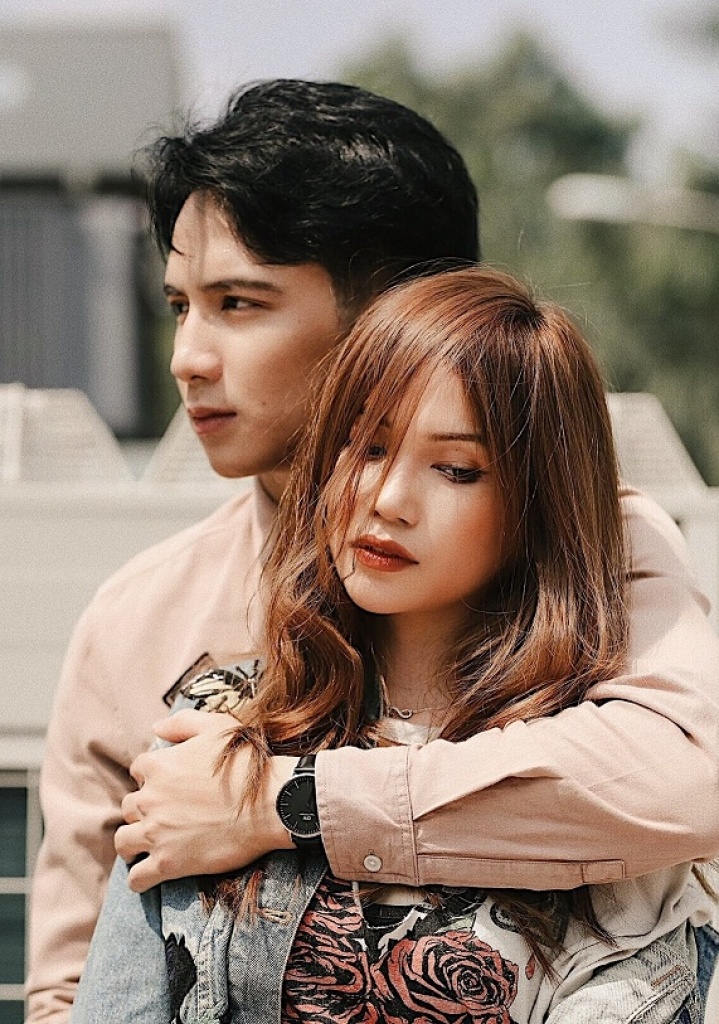 mac ke on ao showbiz 5 cap doi nay van tinh tu nhu ngay moi yeu