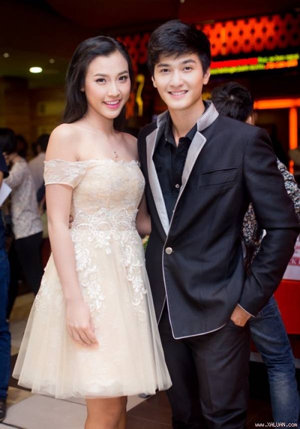 tinh yeu trong showbiz cang cong khai cang mong manh