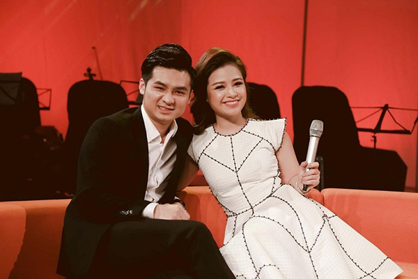tinh yeu trong showbiz cang cong khai cang mong manh