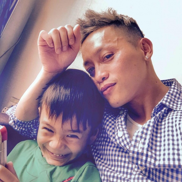 chong moi cua em gai thanh thao doi xu voi con ngo kien huy ra sao