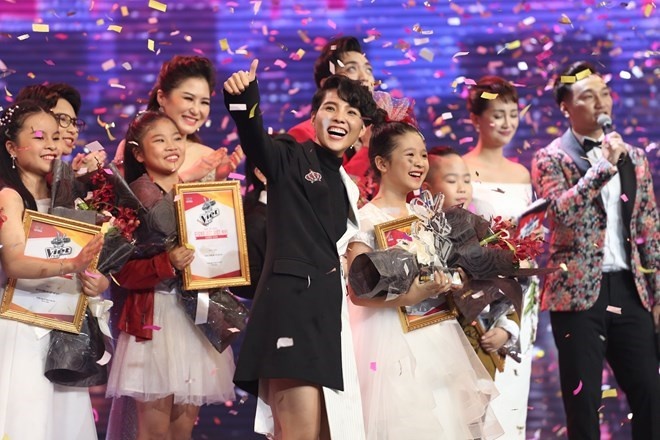 vu cat tuong con ong cham chi va tham lang cua vpop 2017