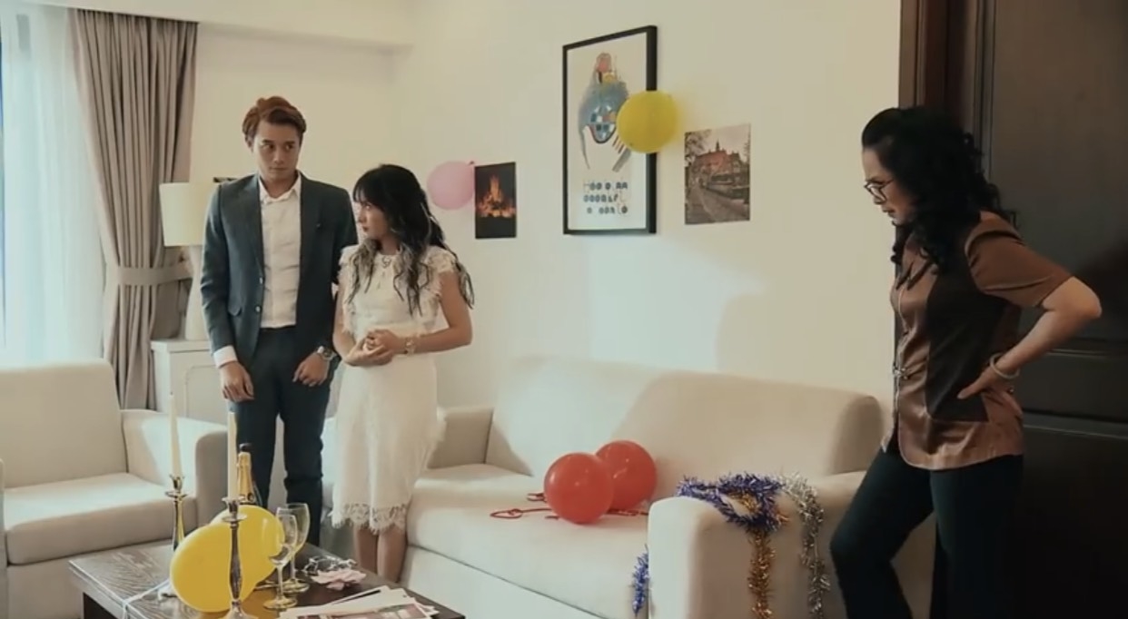 hot thuong thuc happy new year phien ban song chung voi me chong va nguoi phan xu