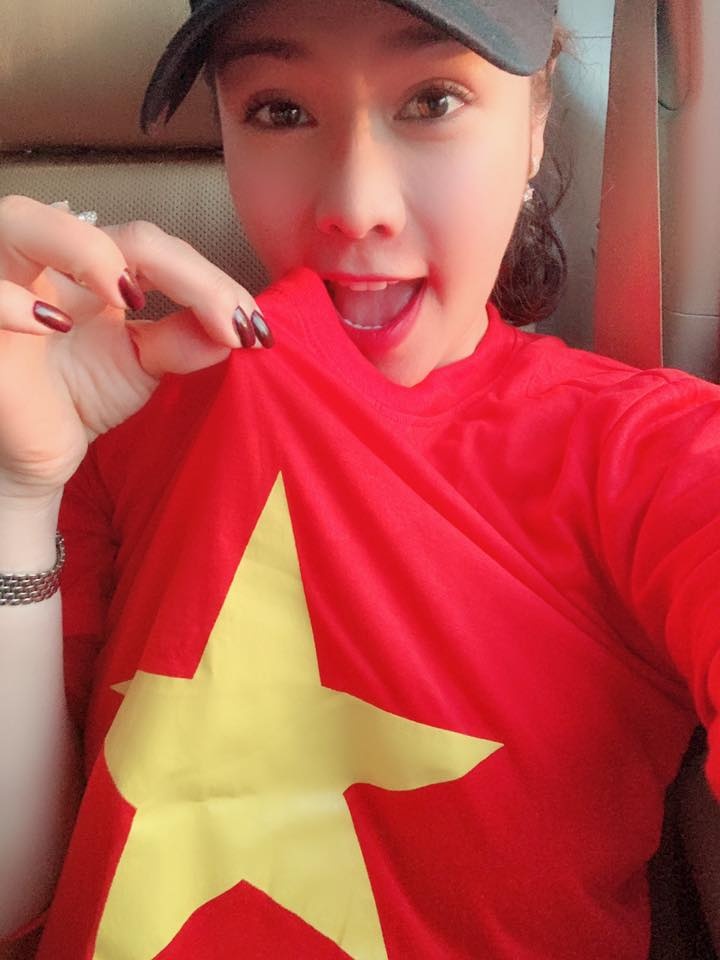 Đông đảo sao Việt cổ vũ đội nhà trong trận lượt về bán kết AFF Cup 2018 dong dao sao viet co vu doi nha trong tran luot ve ban ket aff cup 2018