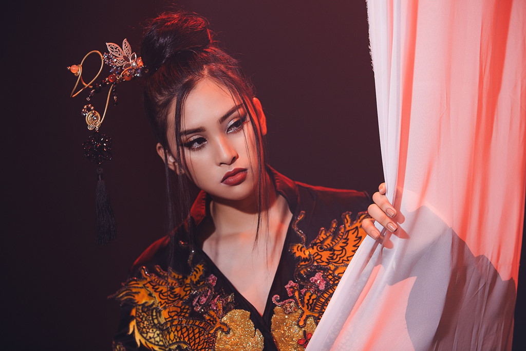 tieu vy truoc dem chung ket hi vong vao top 12 hoa hau the gioi