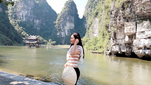 nhung buc anh hau truong dep me li cua chay tron thanh xuan tap 8