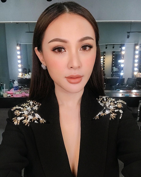 Những mỹ nhân showbiz nhìn giống chị em bởi đôi môi tều như đúc từ một khuôn nhung my nhan showbiz nhin giong chi em boi doi moi teu nhu duc tu mot khuon