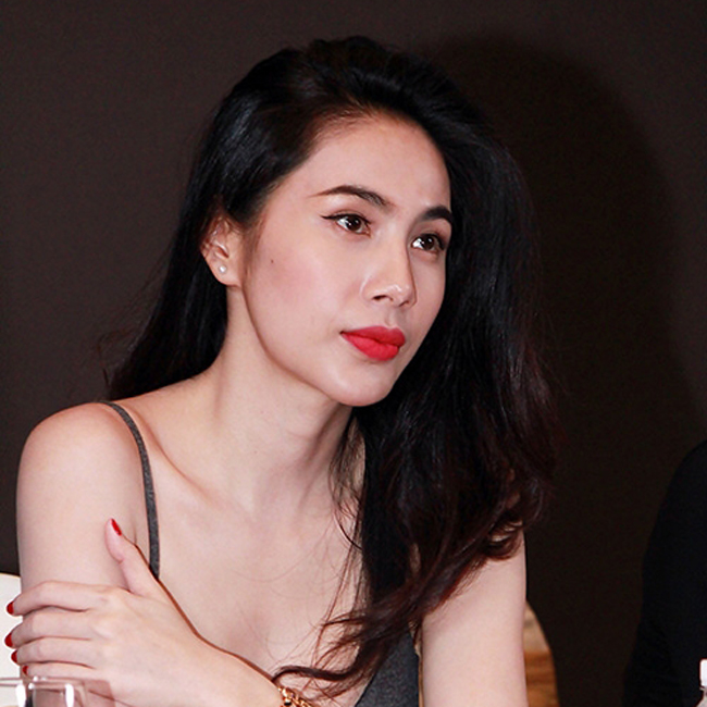 Những mỹ nhân showbiz nhìn giống chị em bởi đôi môi tều như đúc từ một khuôn nhung my nhan showbiz nhin giong chi em boi doi moi teu nhu duc tu mot khuon