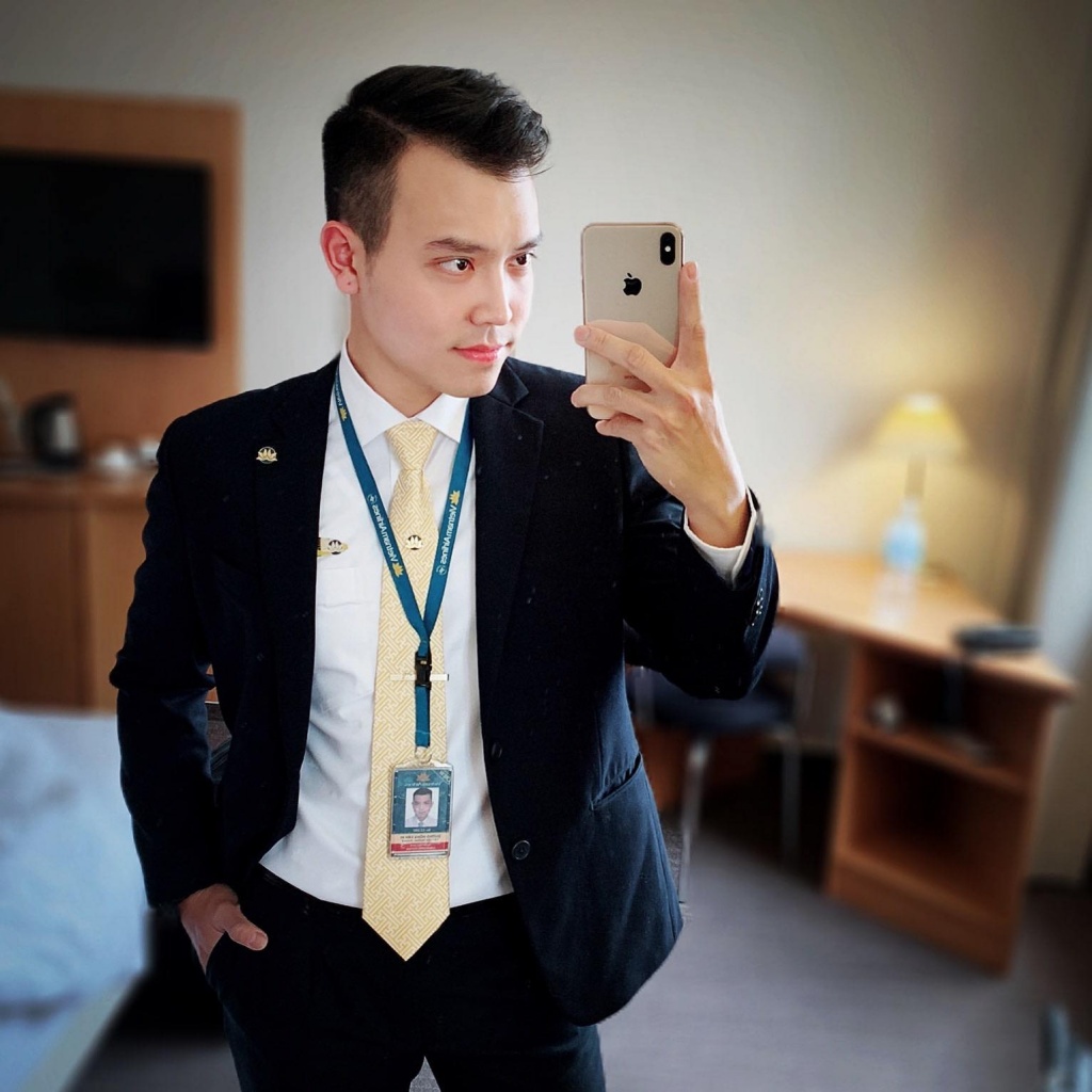 Người ấy là ai tập 9: Vẻ trẻ trung ngoài đời của chàng LGBT Hồng Văn nguoi ay la ai tap 9 ve tre trung ngoai doi cua chang lgbt hong van