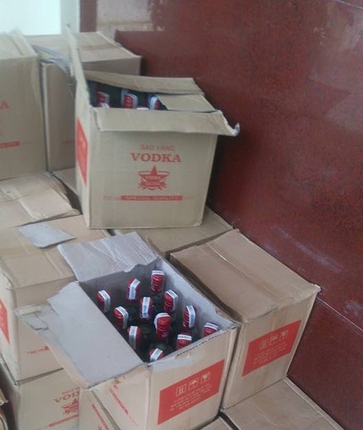 ha tinh bat giu 360 chai ruou vodka gia sap tung ra thi truong tet