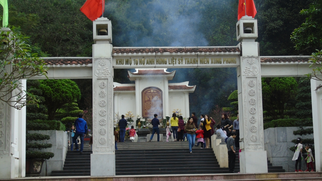 dau nam hang ngan luot khach do ve nga ba dong loc