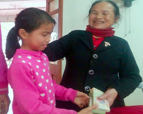 nu hoc sinh ngheo 4 lan nhat duoc cua roi tra cho nguoi mat