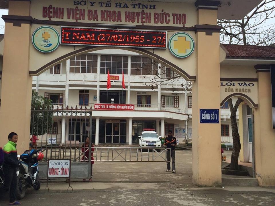 ha tinh lanh dao dung xe cuu thuong di lai benh nhan bi xe tu ep gia