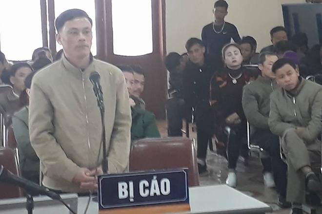 truong cong an ban chu tich xa bi phat 1 nam tu