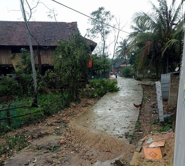 mua da bat ngo xuat hien thang gieng nhieu tai san nguoi dan bi hu hong nang