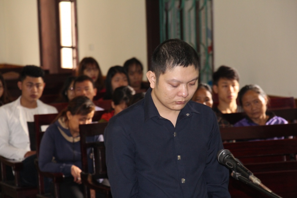 hoan phien toa xet xu tai xe giet nu giam thi dam o tre em