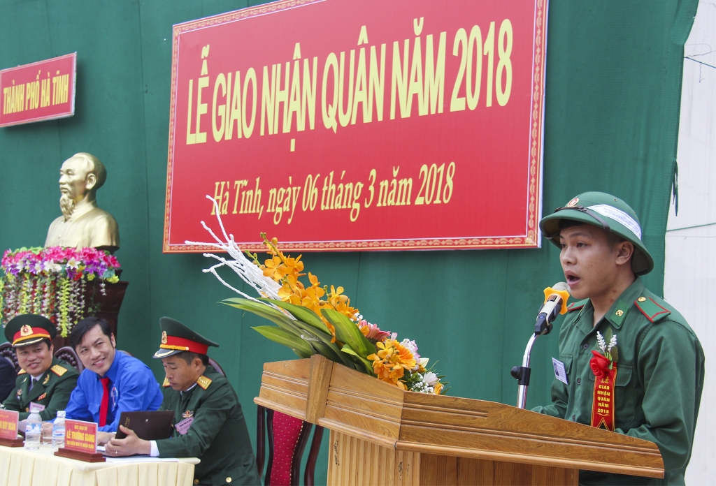 ha tinh nhung giot nuoc mat luu luyen tien tan binh len duong nhap ngu