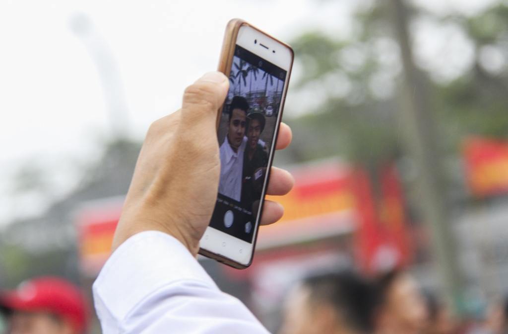 ha tinh nhung giot nuoc mat luu luyen tien tan binh len duong nhap ngu