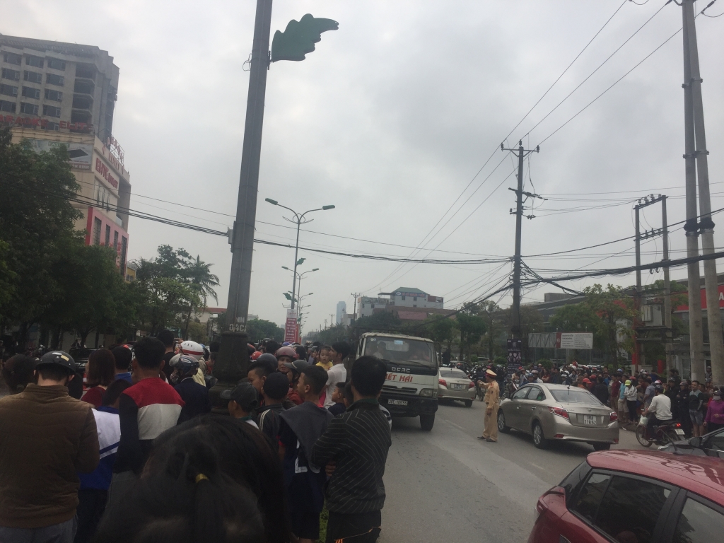linh cuu hoa pha tuong vao dap lua quan karaoke kingdom o ha tinh