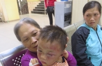 vu chau be 2 tuoi bi bo duong bao hanh bac si thong tin ve vu viec