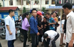 Chồng dùng dao đâm vợ tử vong trước cổng bệnh viện rồi tự tử