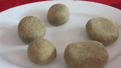 Mổ dê, phát hiện vật lạ nghi dương bảo quý hiếm