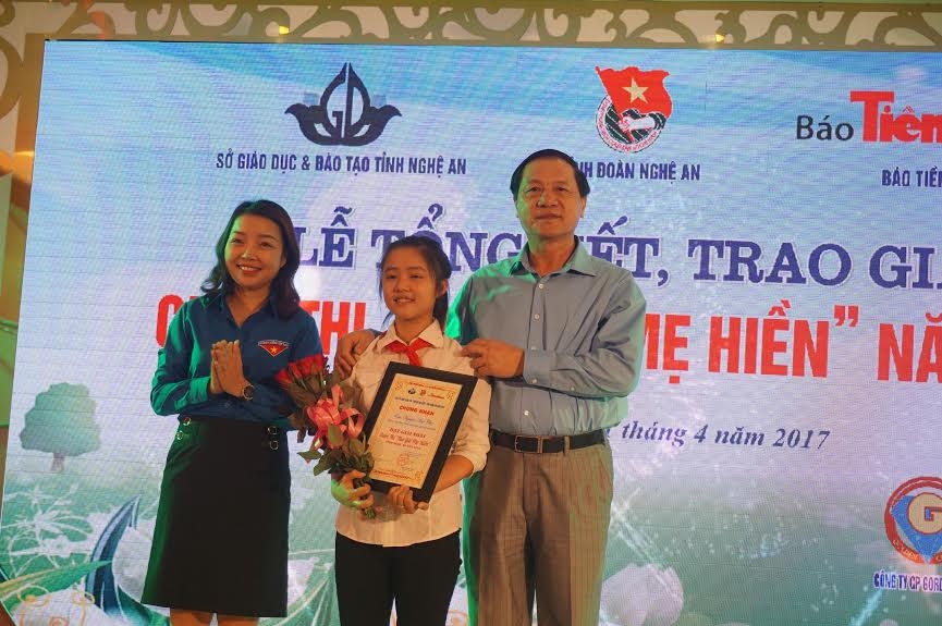 nghen ngao dong tam thu co be lop 9 gui nguoi me qua co