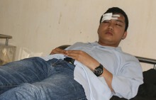 Người hành hung bác sĩ và thực tập sinh đã đến bệnh viện để xin lỗi