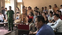 vu tai xe kien quyet dinh xu phat cua csgt toa bac bo don kien