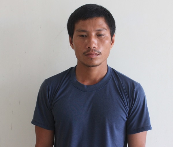 giat tui xach nguoi di duong lay dien thoai ve tang vo