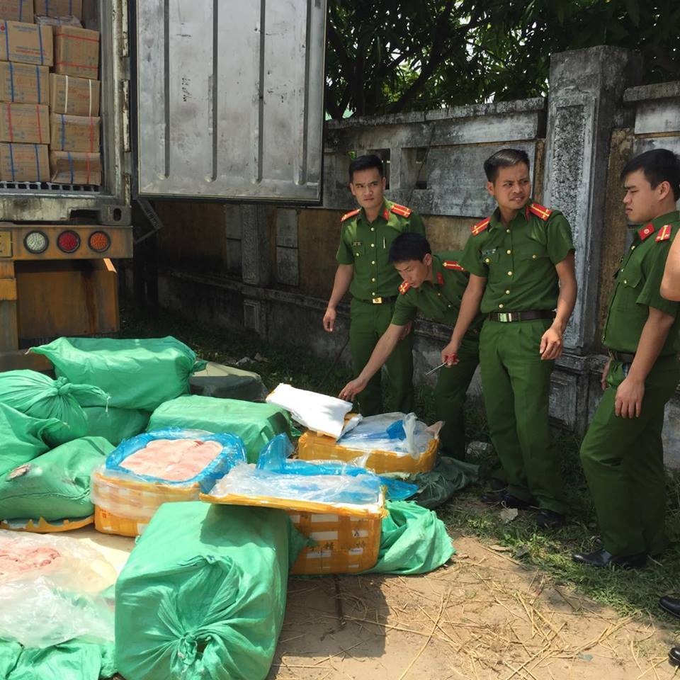 bat 3 tan noi tang boc mui dang tren duong vao cac quan nhau o sai gon