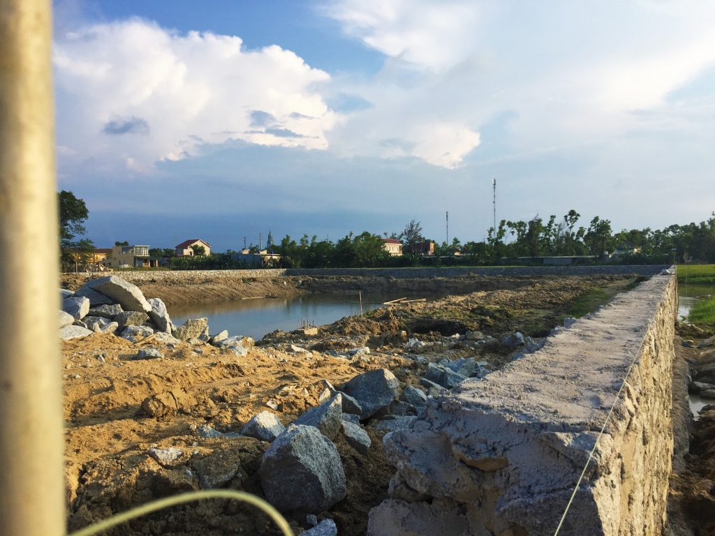 dinh chi du an thuy san canh khu biet phu cua cu ba 80 tuoi