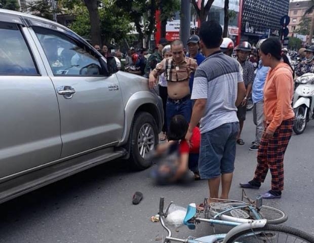 khoi to tai xe gian vo lui xe tren duong 1 chieu khien cu ba tu vong