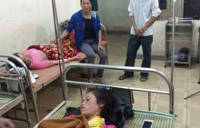 Đang ngồi trong nhà chơi, 4 người bị sét đánh bất tỉnh