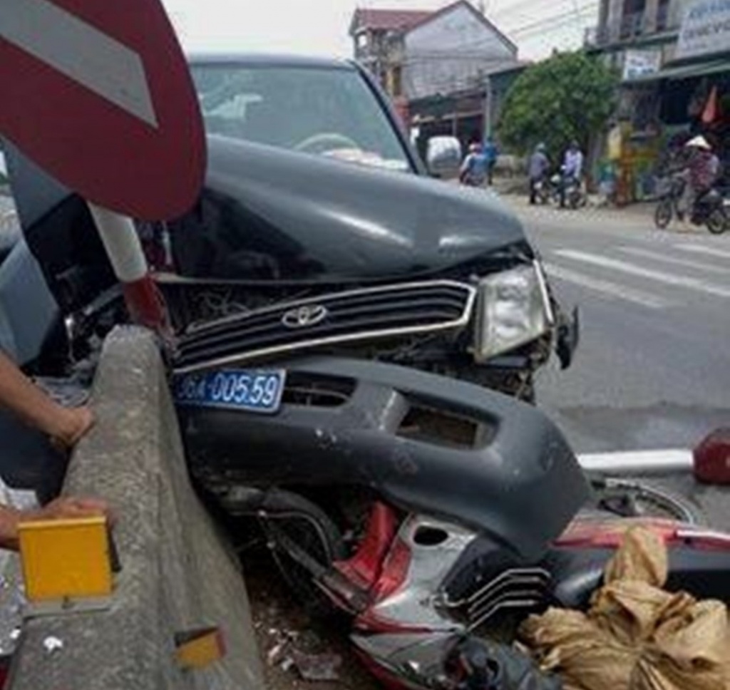 dang dung de qua duong cu ong bi xe bien xanh tong bay 10m