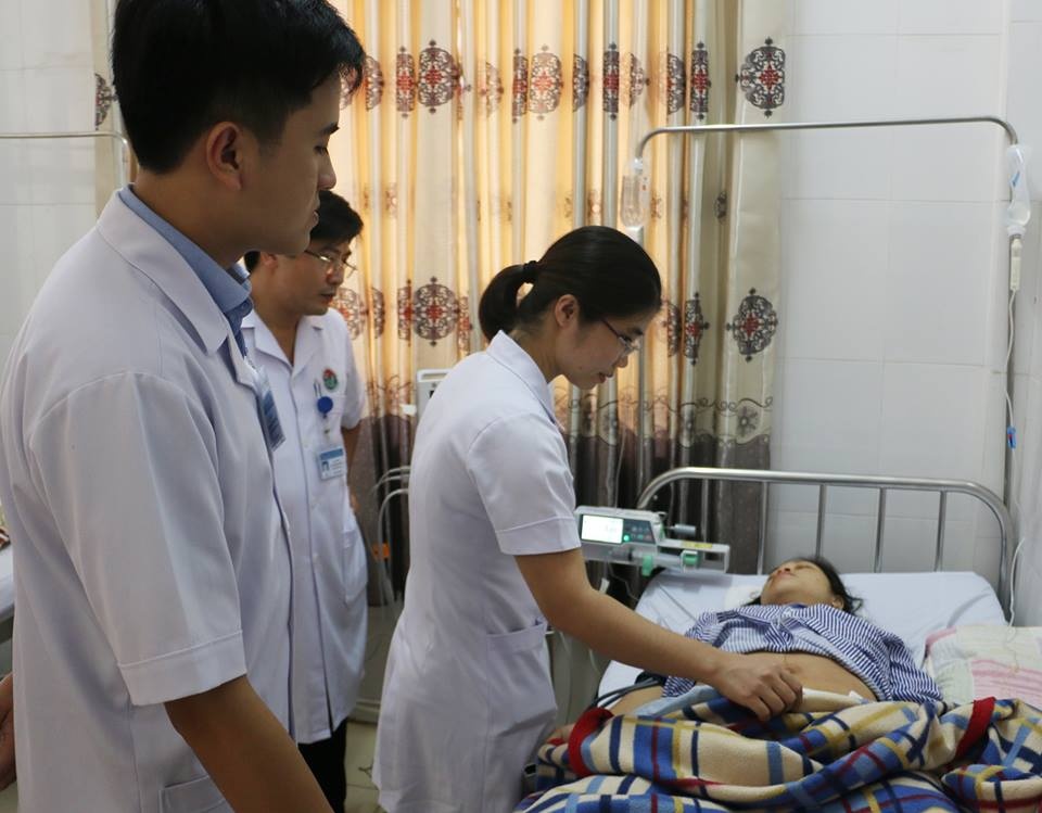 4h phau thuat cuu song san phu bi rau bam xuyen bang quang hiem gap