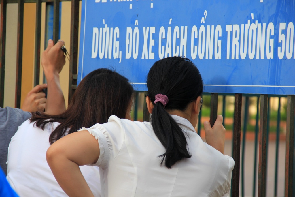 ha tinh nhung si tu khoac ao linh di lam thu tuc du thi thpt quoc gia