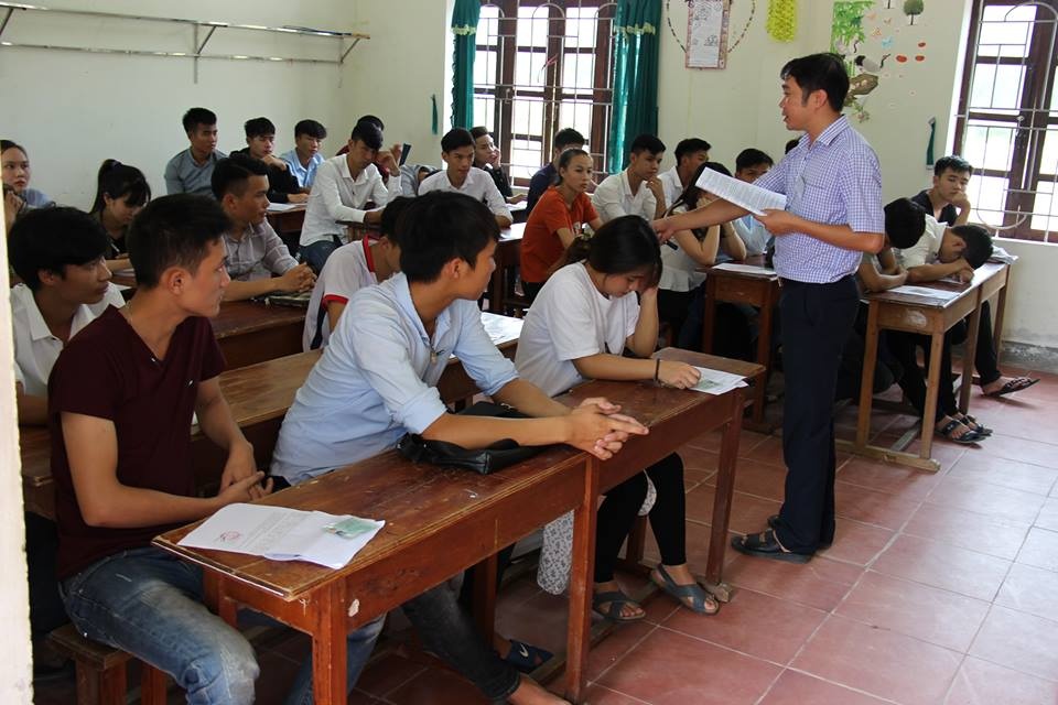 ha tinh nhung si tu khoac ao linh di lam thu tuc du thi thpt quoc gia
