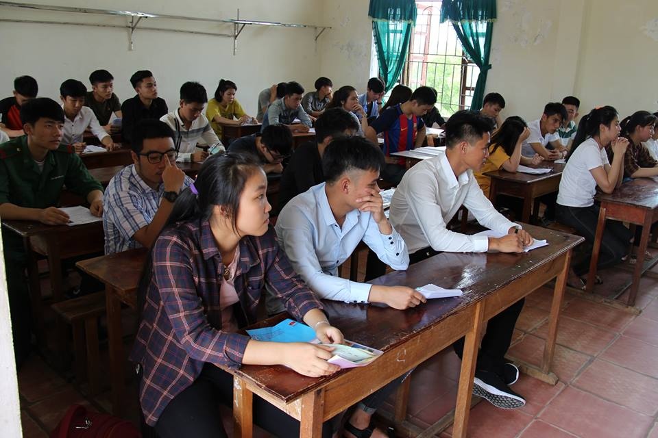 ha tinh nhung si tu khoac ao linh di lam thu tuc du thi thpt quoc gia
