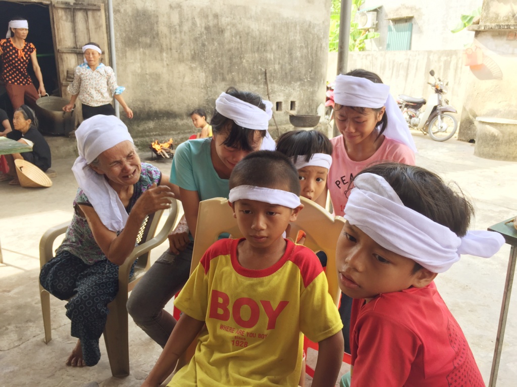 xot xa canh ga trong nuoi 5 dua con nho me tan tat sau khi vo dot ngot qua doi