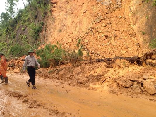 ha tinh kien quyet so tan di doi nguoi dan khoi vung co nguy co sat lo cao