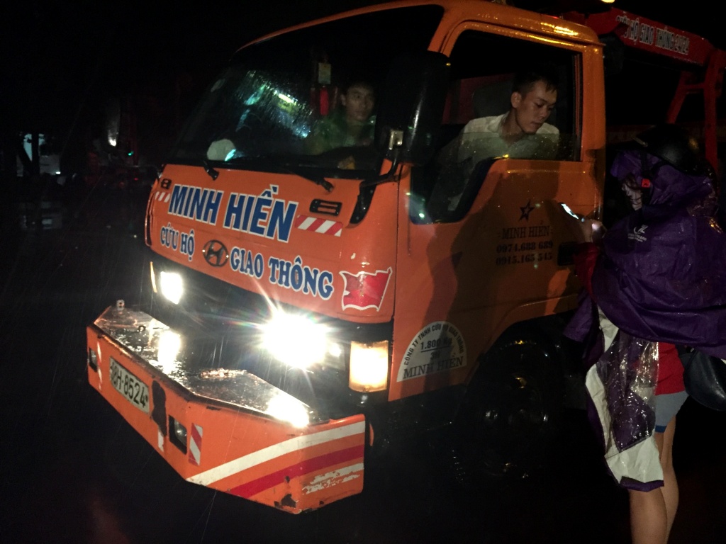 ha tinh mua lon gay ngap trong dem luc luong cuu ho thuc trang chong bao