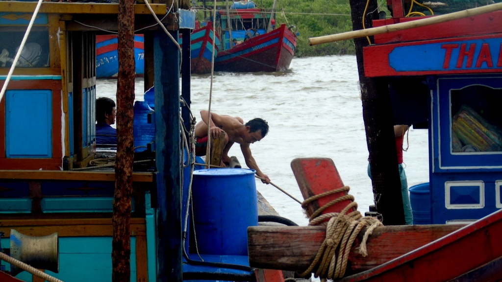 nguoi dan ha tinh oan minh lam cong tac chong bao so 4