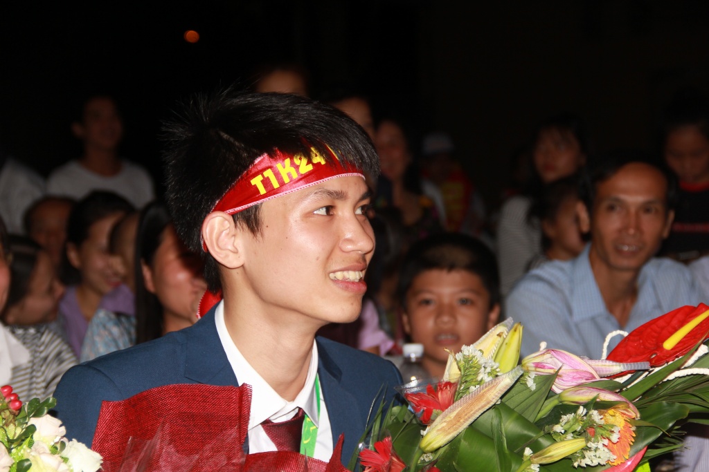 phan nhat duy de thanh cong phai co dam me dam theo duoi