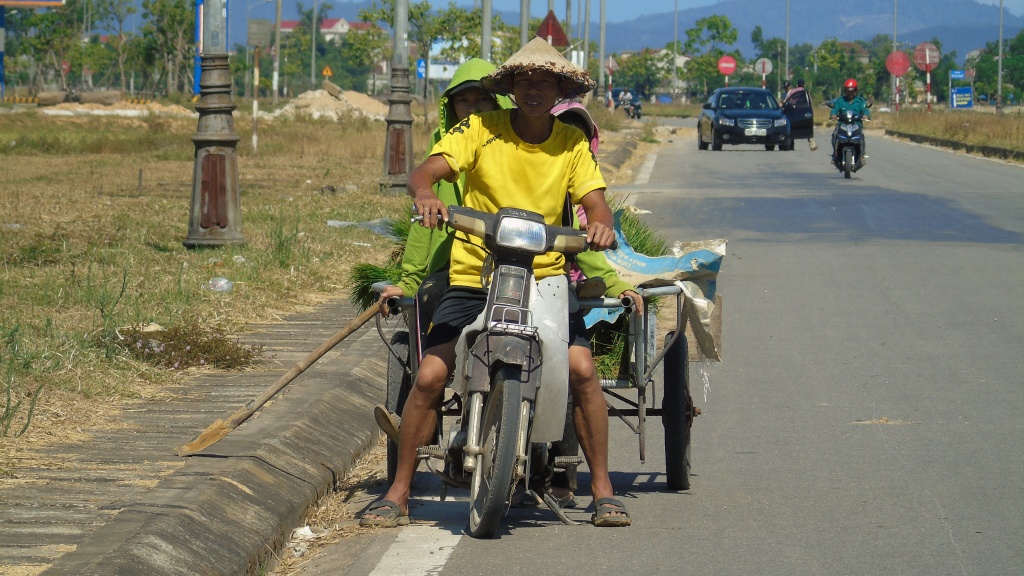 nong dan ha tinh vat lon duoi cai nang 40 do