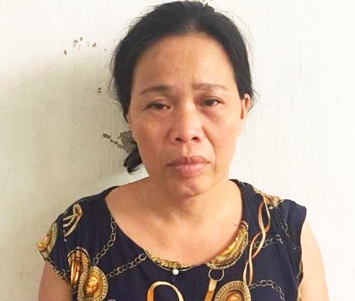bat nguoi phu nu dung ao siet co chong den chet trong ngay gio bo chong