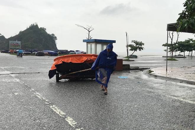 nguoi dan nghe an ha tinh cuong quay chong bao son tinh