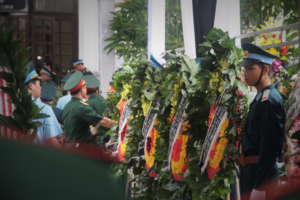 nguoi than ban be tien dua hai phi cong su 22 hi sinh tai nghe an