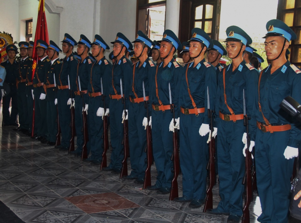 nguoi than ban be tien dua hai phi cong su 22 hi sinh tai nghe an